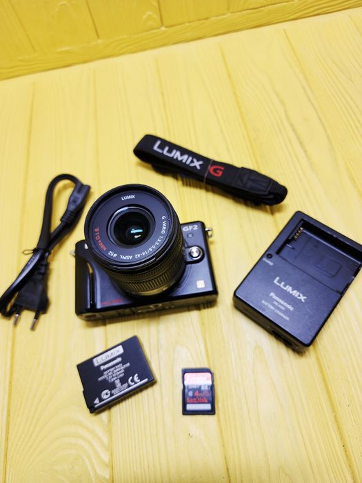 Беззеркальный фотоапарат Panasonic Lumix DMC-GF2 kit 14-42 mm