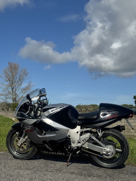 Suzuki GSX R 750 Srad