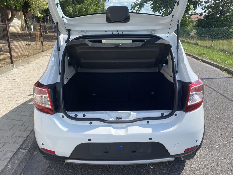 Dacia sandero stepway 0.9 tce 90 koni bogata wersja