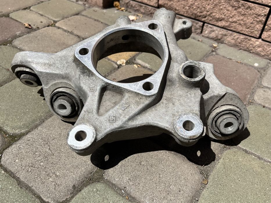 Продам задні кулаки Cadillac ATS 2016