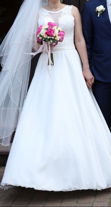 Нежное элегантное свадебное платье.