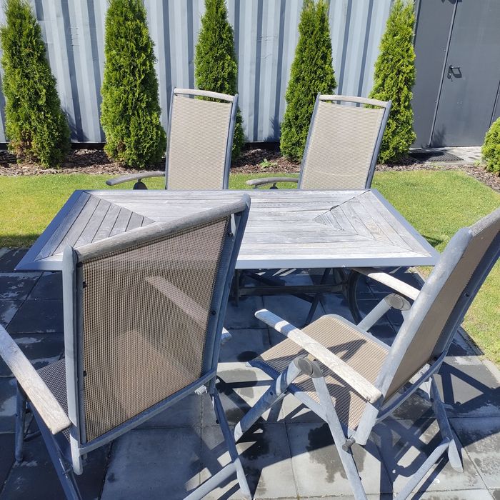 Zestaw mebli ogrodowych aluminiowe stół 4 krzesła i poduszki