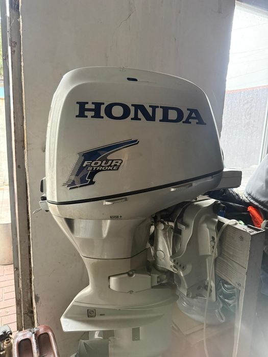 Казанка 5м Honda bf50 инжектор + лафет