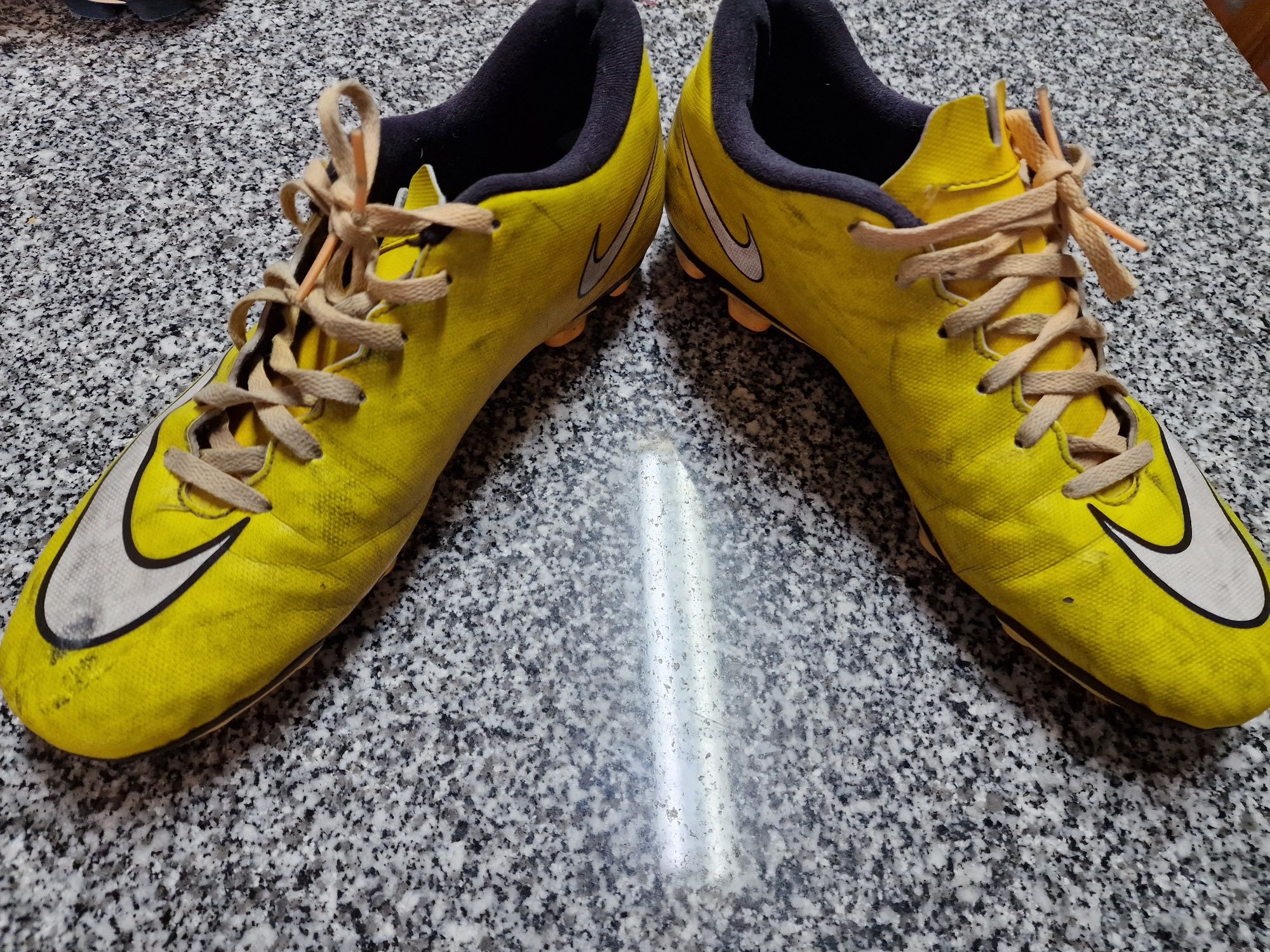 Nike mercurial tamanho 43