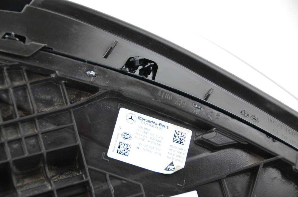 MERCEDES W177 LED lewa lampa przednia