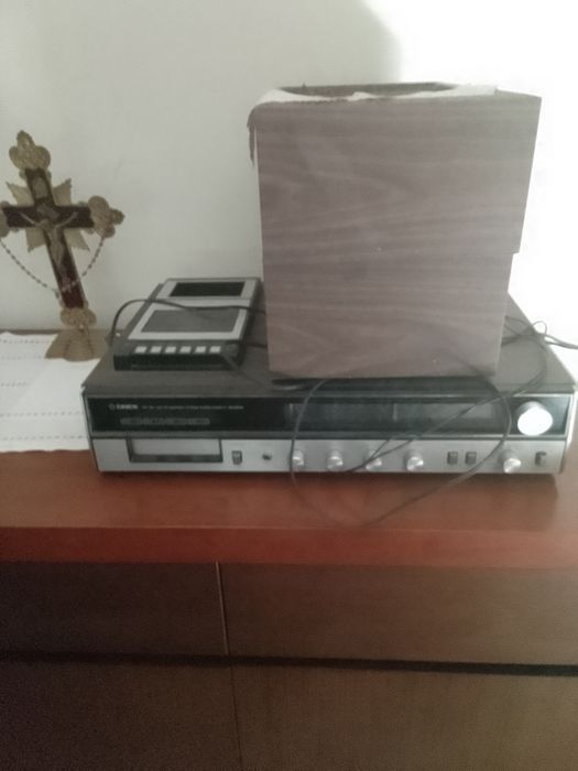 Radio Antigo com Colunas
