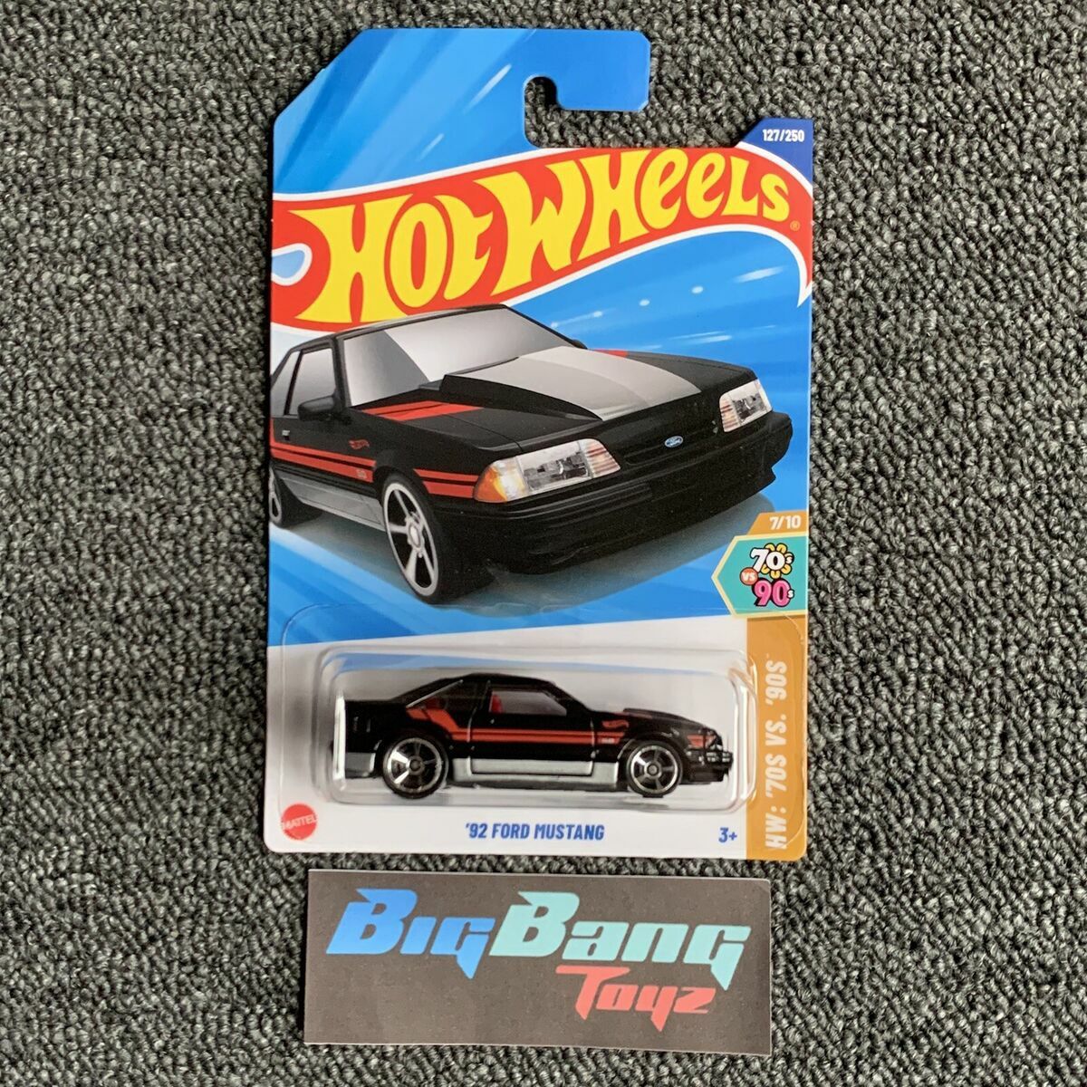 Vendo réplica histórica do mítico Ford Mustang do ano de 92 hotwheels!