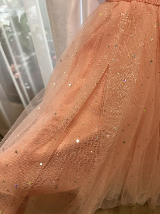 Шикарне плаття рожевого кольору