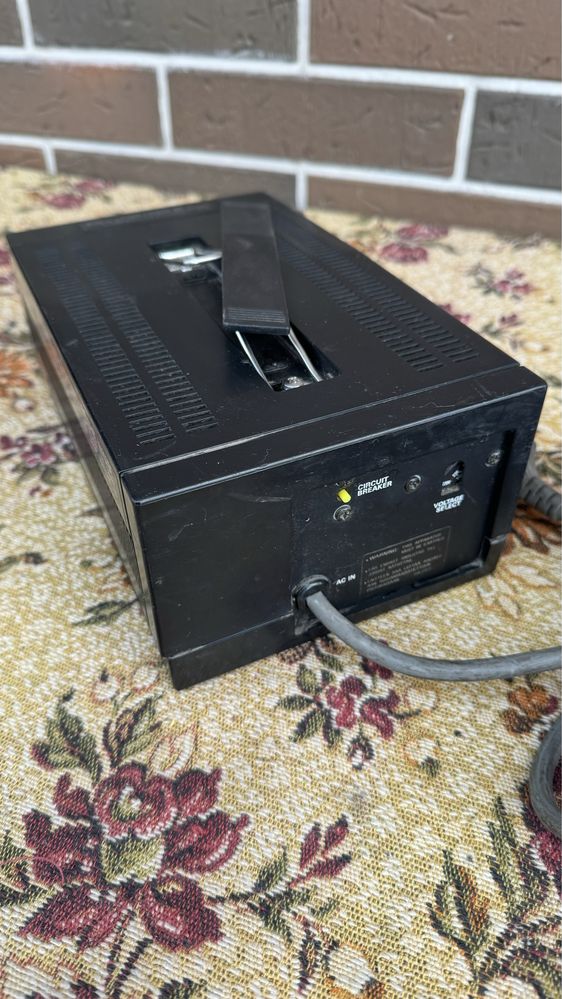 Трансформаторный блок питания Panasonic. Милливольтметр. KVM.