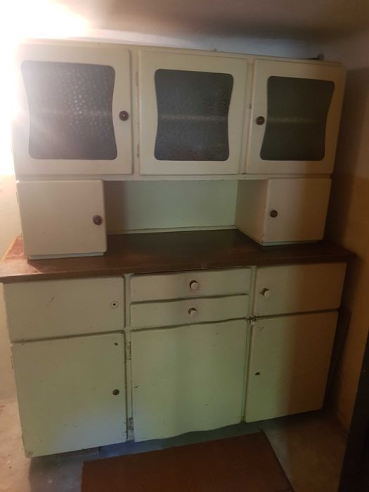 zabytkowy kredens PRL do renowacji