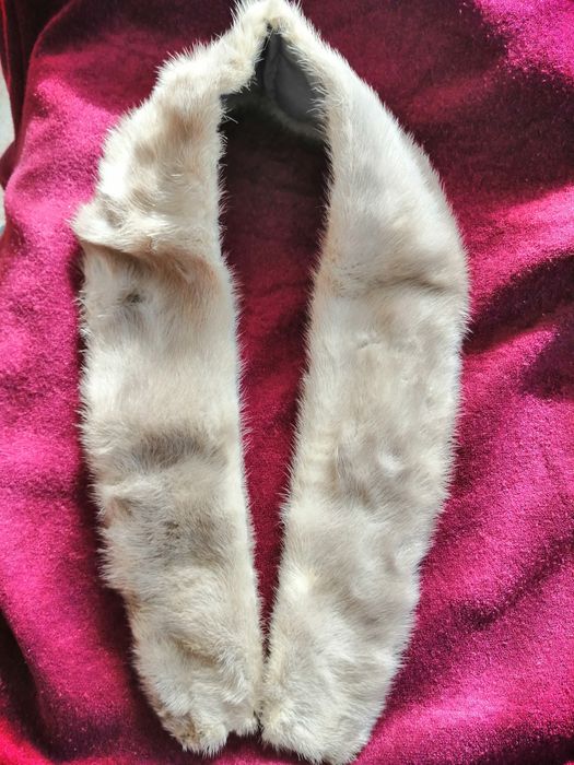 Gola em pele vison, raposa e carneira