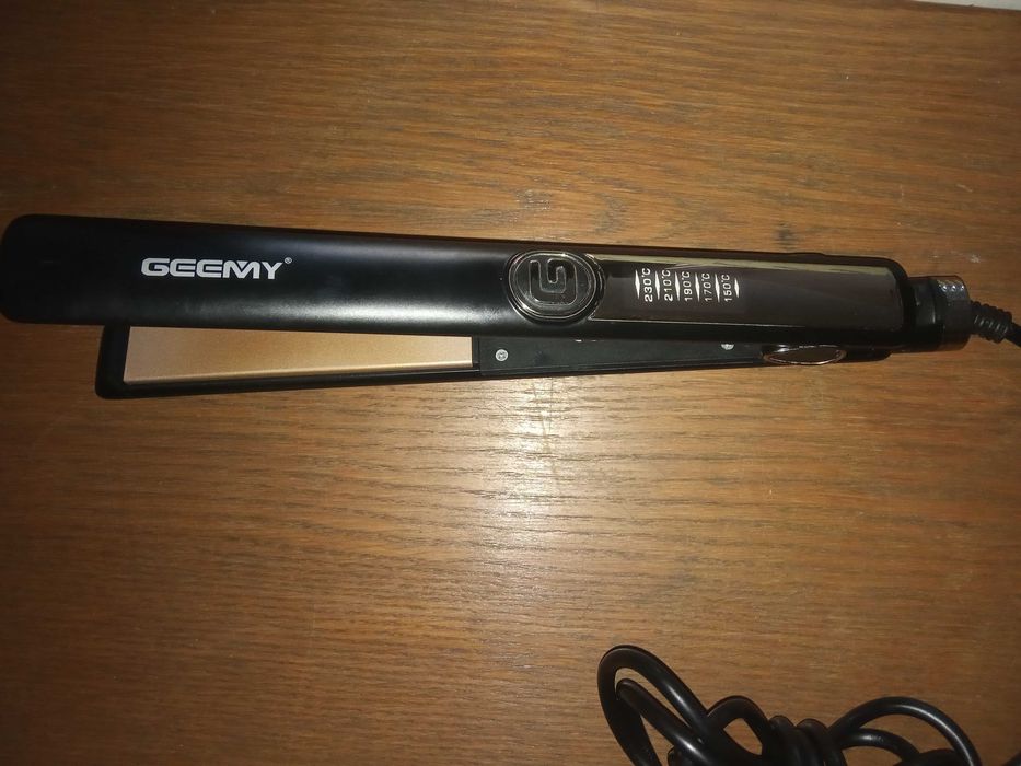 Плойка для випрямлення волосся з диспл  регул темпер Geemy GM-490 Rose
