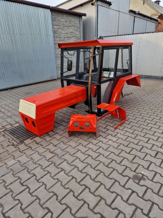 Kabina C360 c330 Maska c360 c330 Kabina ciągnikowa C360 C4011 Maska