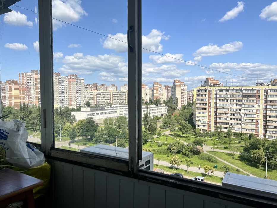 Продам 3-кімнатну квартиру 69,2 м2 м.Київ (Троєщина)