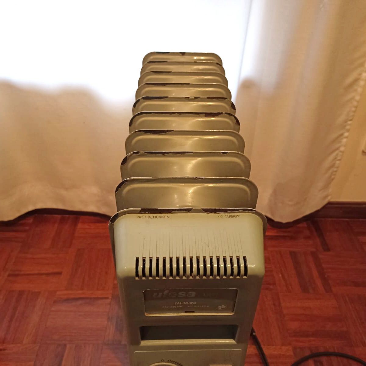 Aquecedor a óleo Ufesa 2200 W