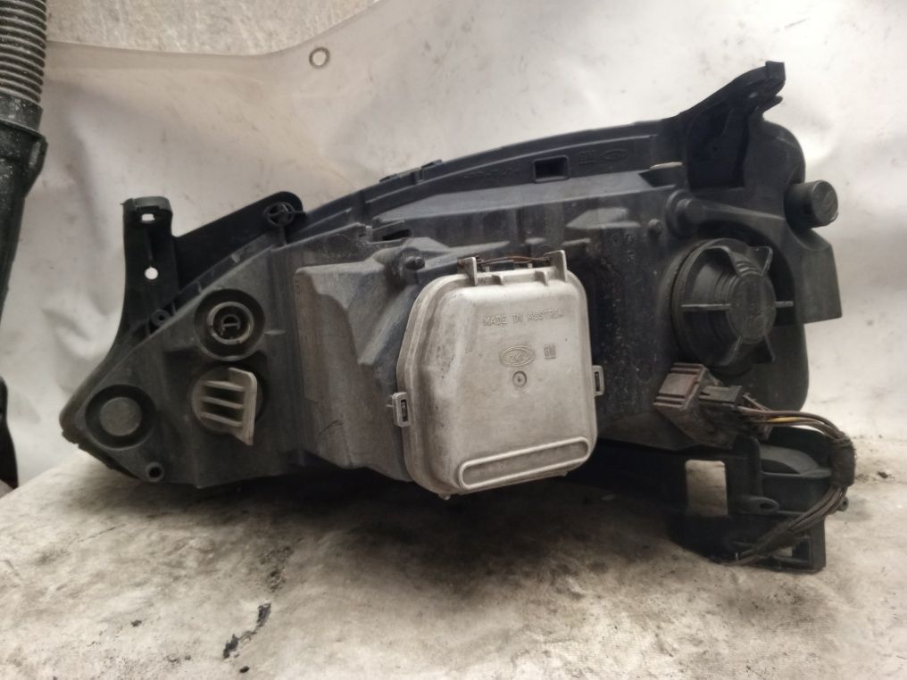 Opel Corsa C lampa przednia prawa soczewka