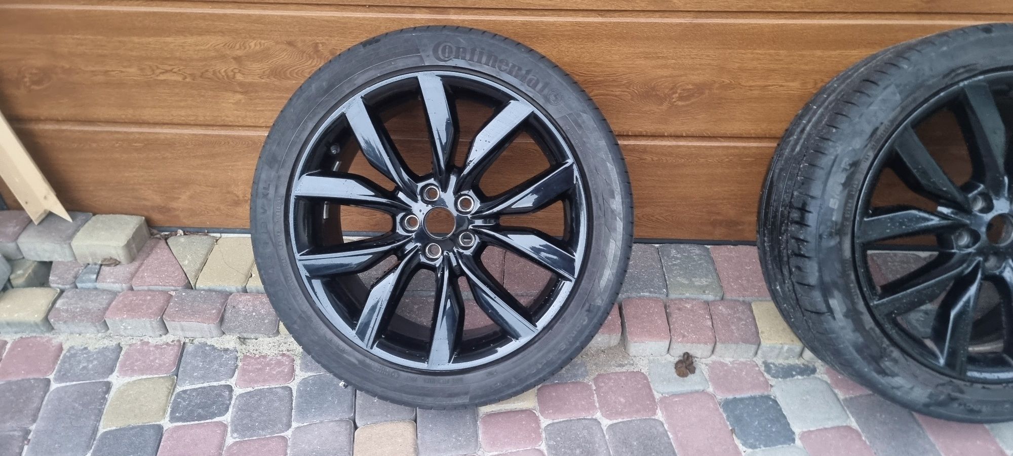 Alufelgi z oponami letnimi Continental 235.45.19