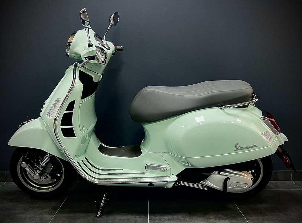 Vespa GTS Super 300 Racing SixtiesTS 300