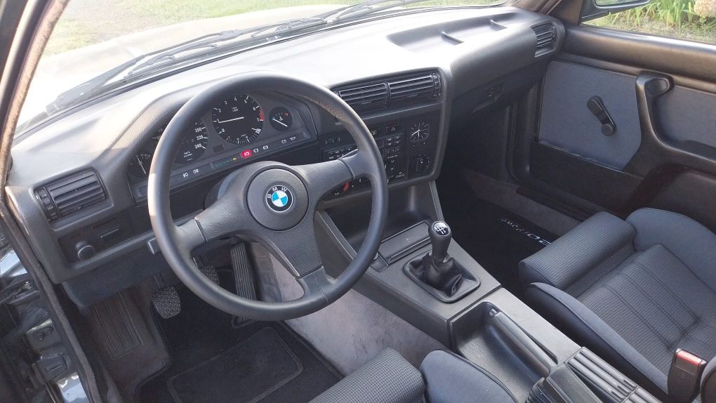Sprzedam Bmw 3  model e30