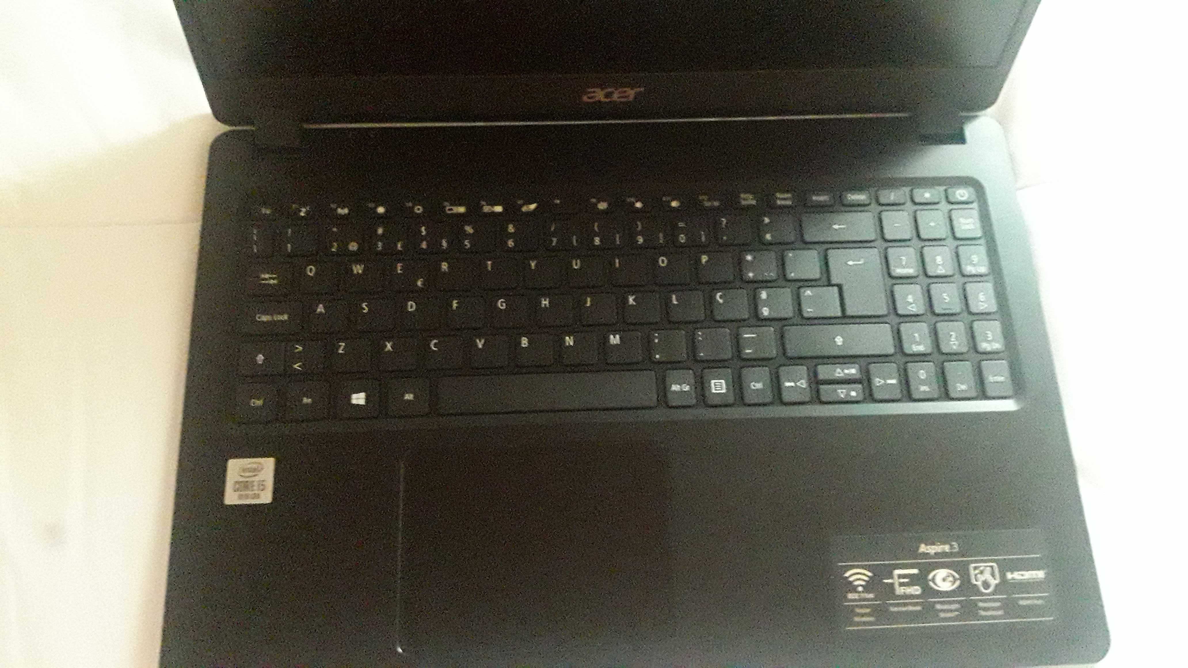 Portátil Acer Aspire 3