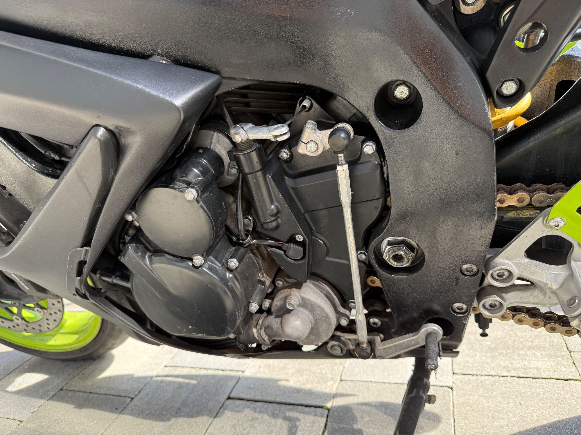 Suzuki gxr 600 2007 р на повному боєвому ходу