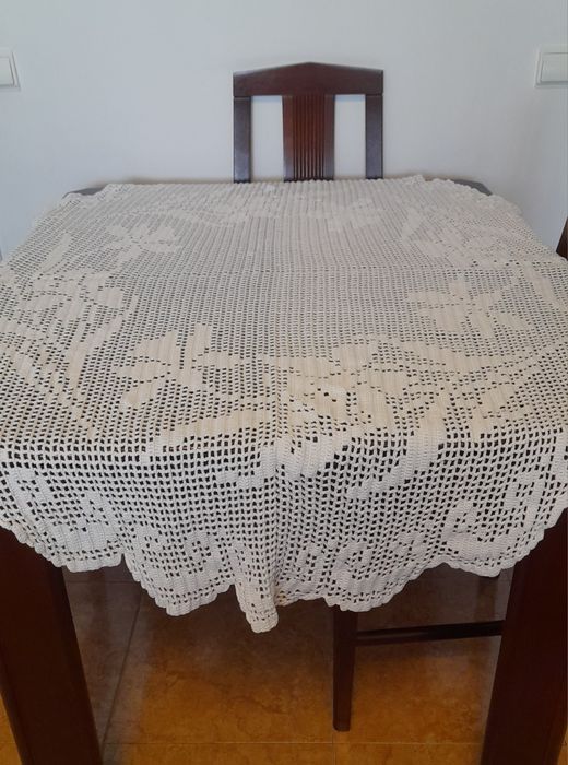 Toalha de mesa em crochê
