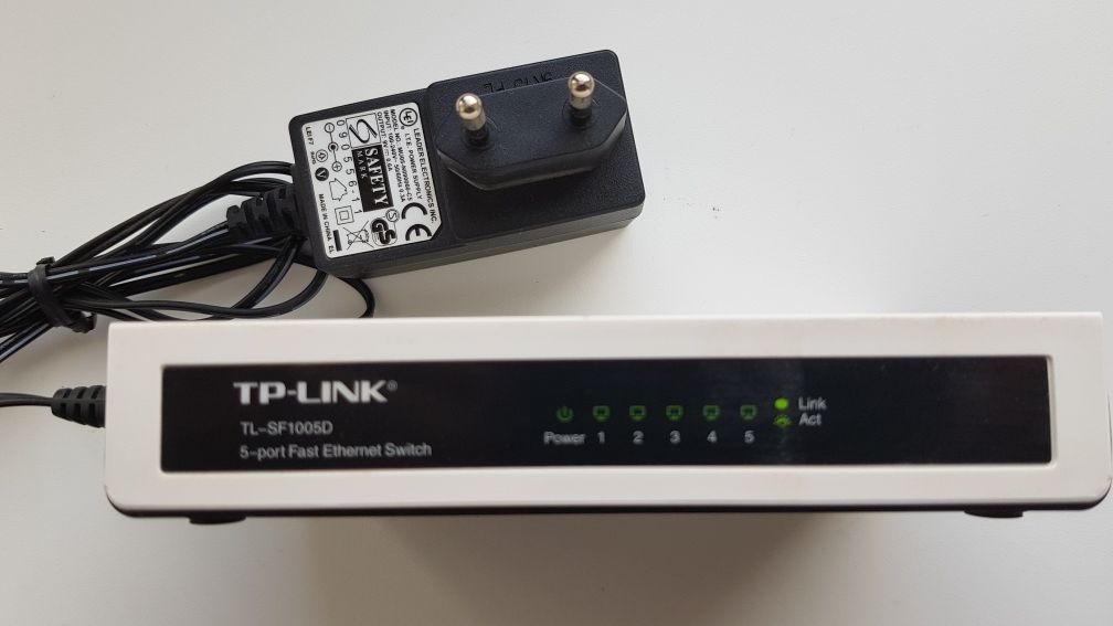 Коммутатор TP-Link TL-SF1005D