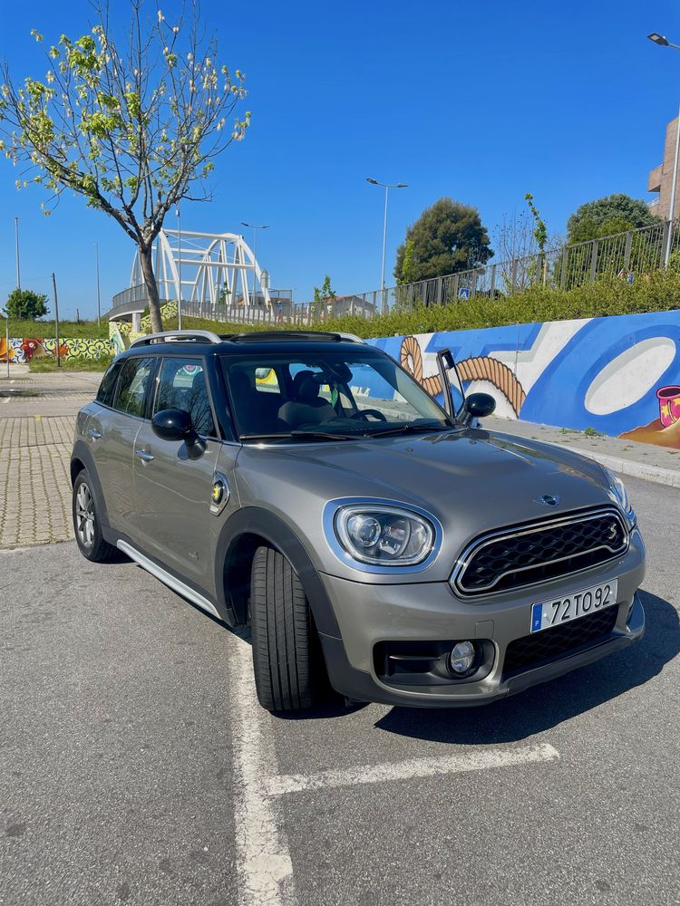 Carro Countryman hidrido