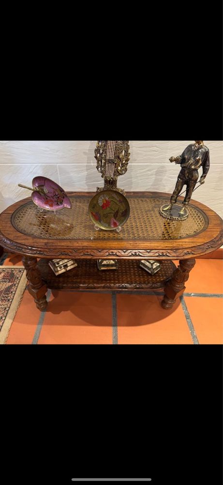 Mesa de apoio com tampo de vidro