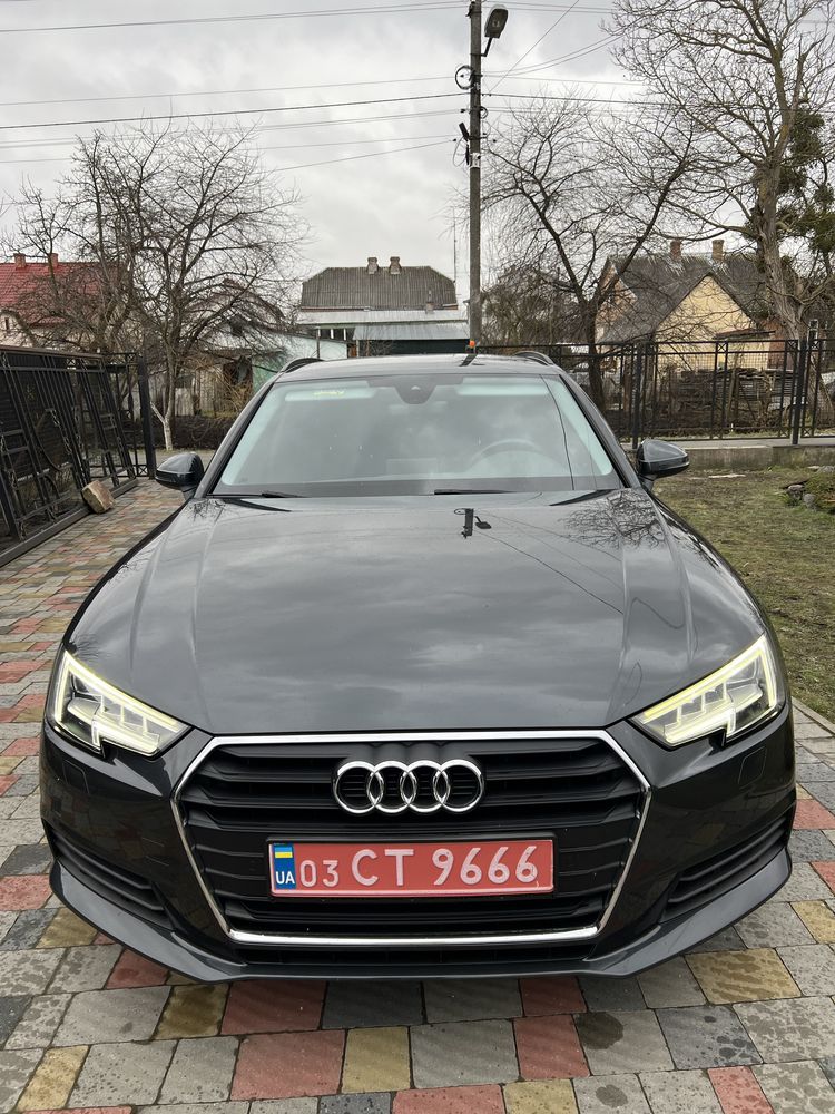 Audi A4 B9 2018 року