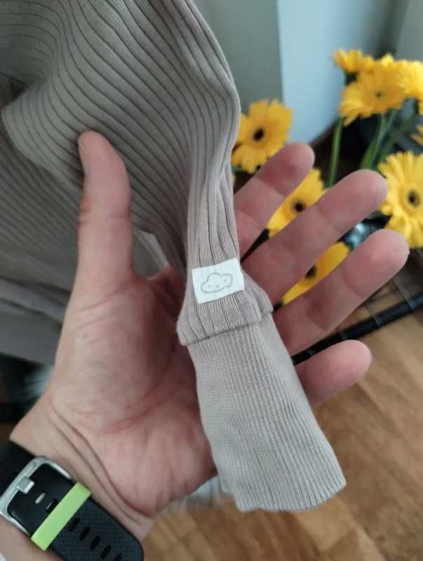 Beżowy kombinezon H&M z regulacją rozmiaru, r. 74 (6-9 msc) rozpinany