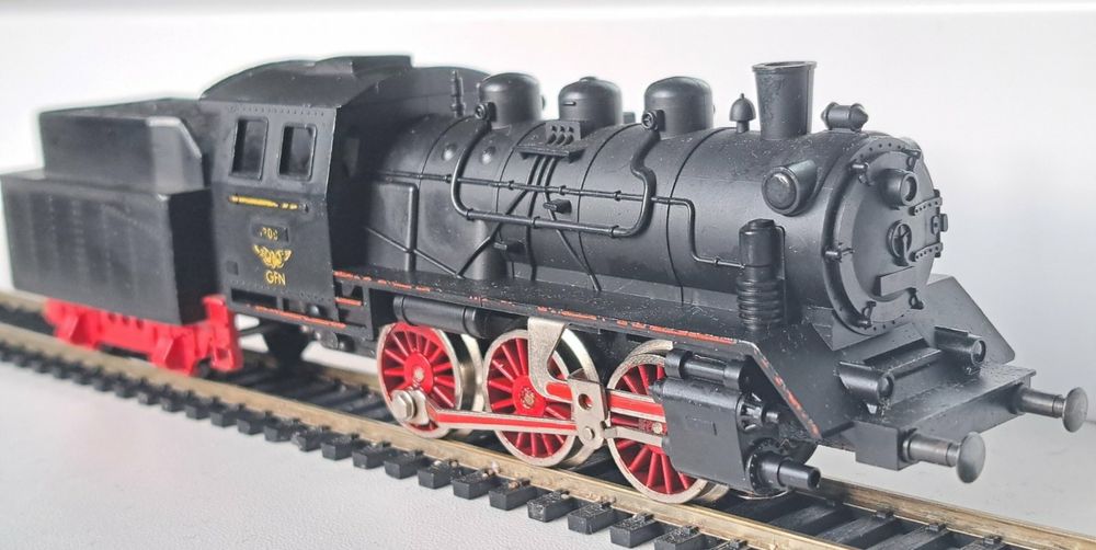 Паровой локомотив Fleischmann 1309 с тендером HO 1:87