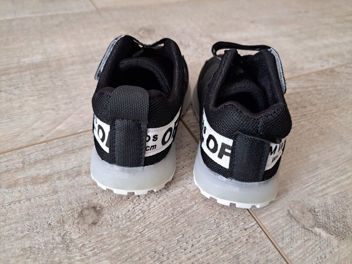 Buty sportowe dziecięce, materiałowe, świecące LED - rozm 24
