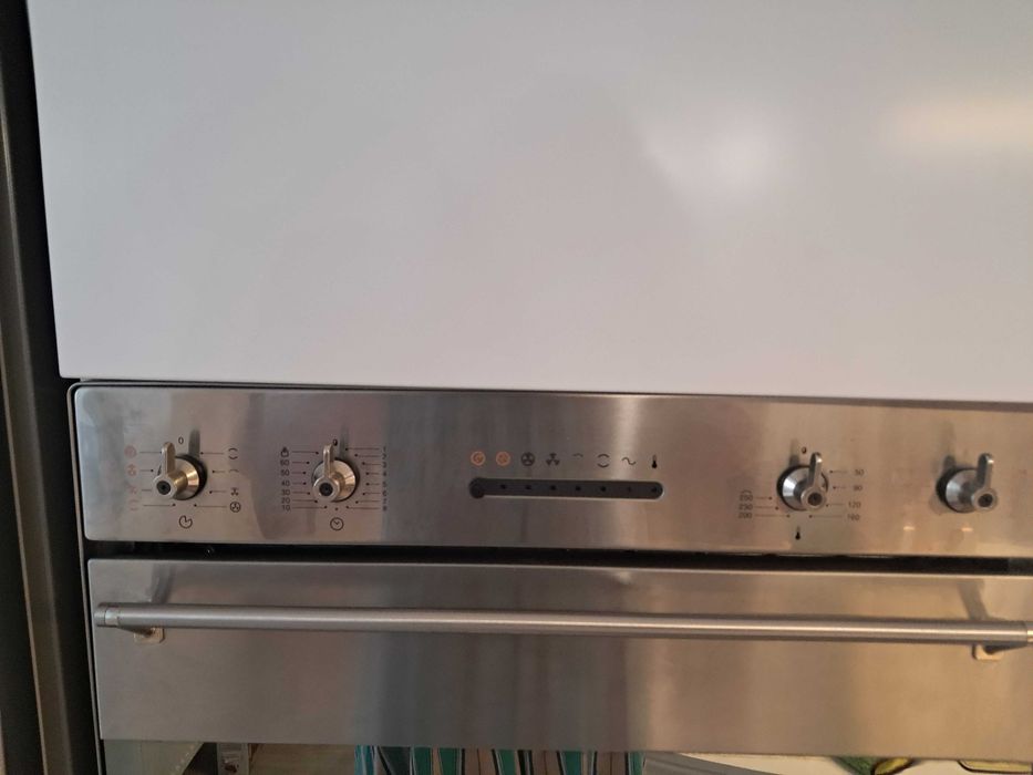Продам встроеную печь конвекционную SMEG SpA 42016 Guastalla