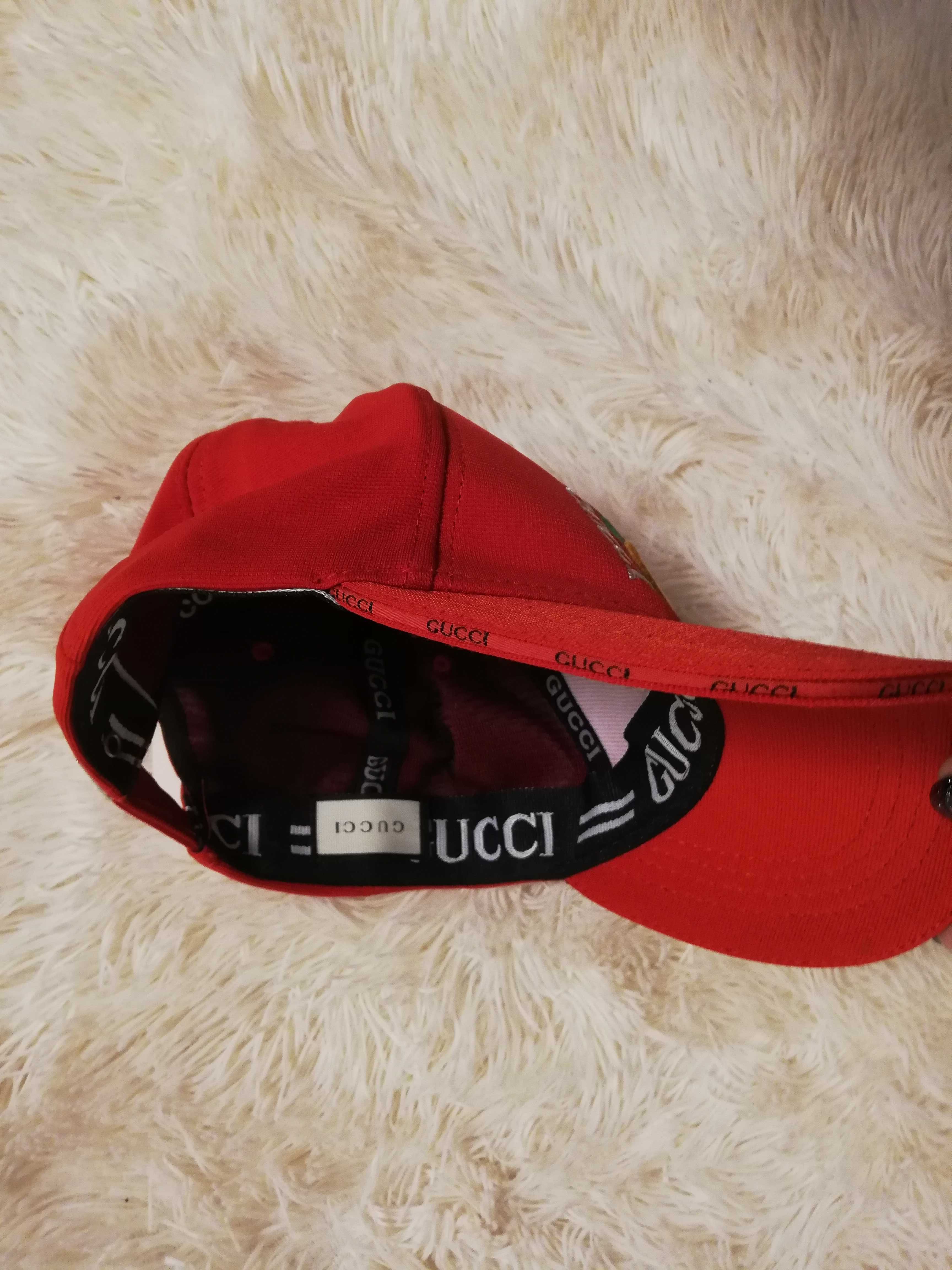 czapka Gucci czerwona czapka z daszkiem Gucci