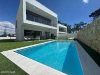 Moradia T4 com piscina e garagem na Marisol