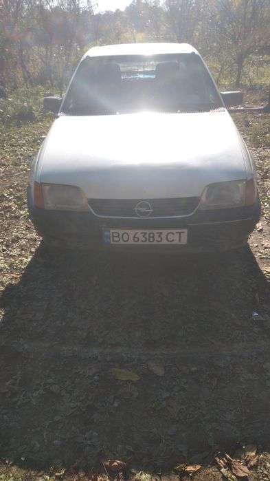 Авто опель кадет