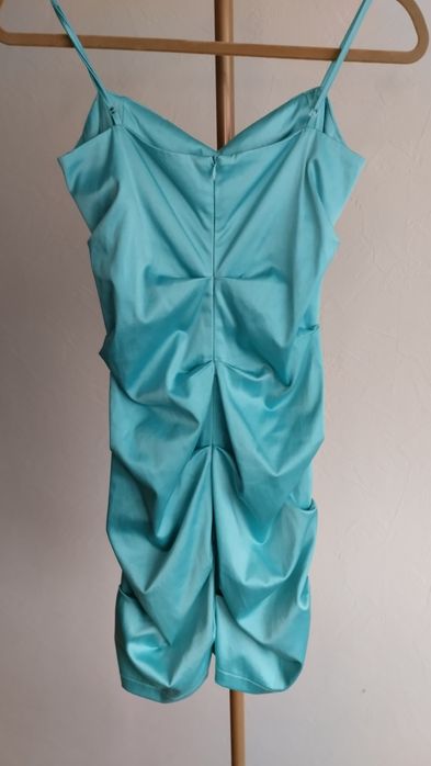 Satynowa sukienka 36