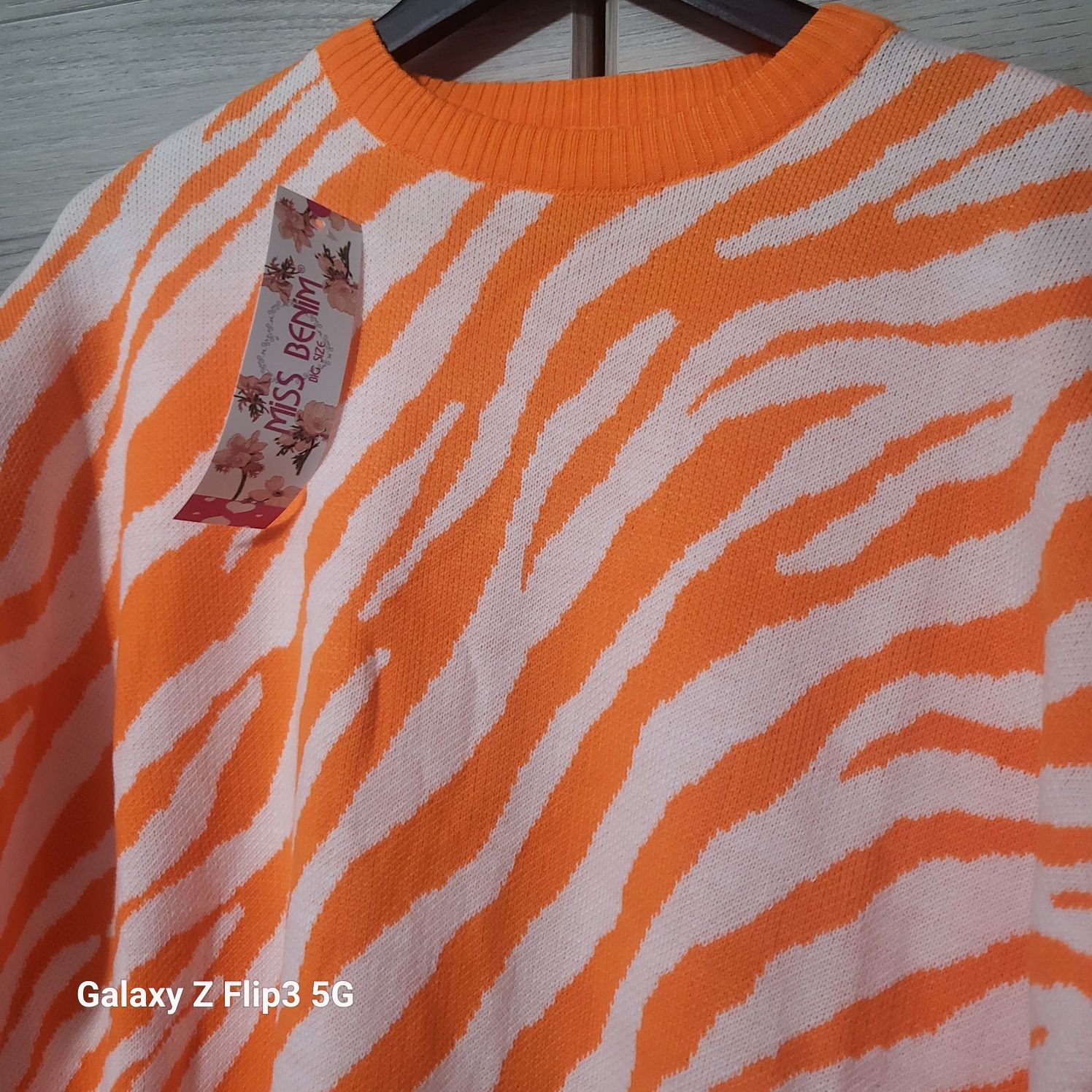 Sweterek zebra neonowa xl