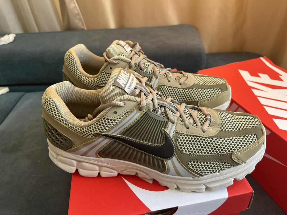 Кросівки Nike Zoom Vomero 5