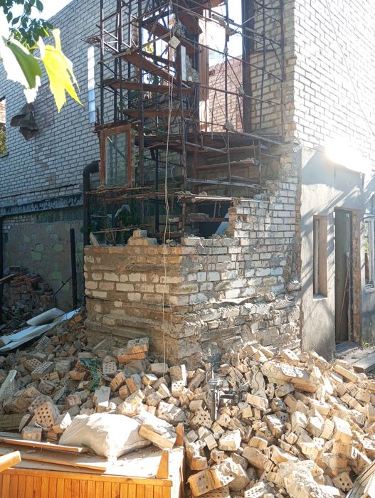 Демонтаж стен, полов, плитки, стяжки, штукатурки. Демонтажные работы