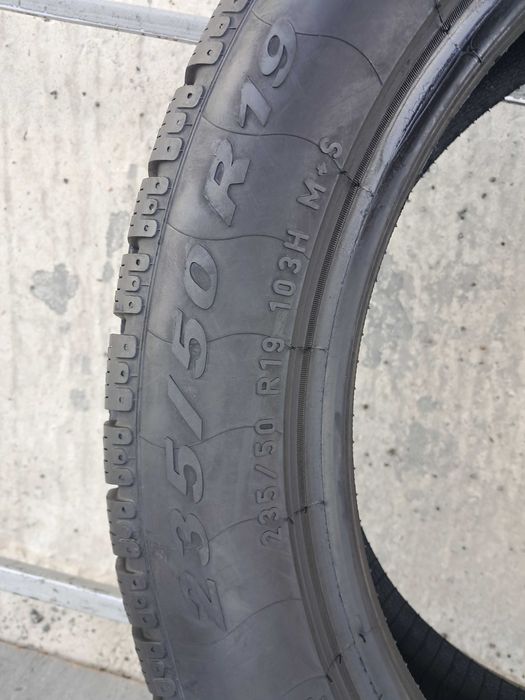 Резина зима 85% Pirelli 235/50 R19 Sottozero Winter 210 Seria II AO
