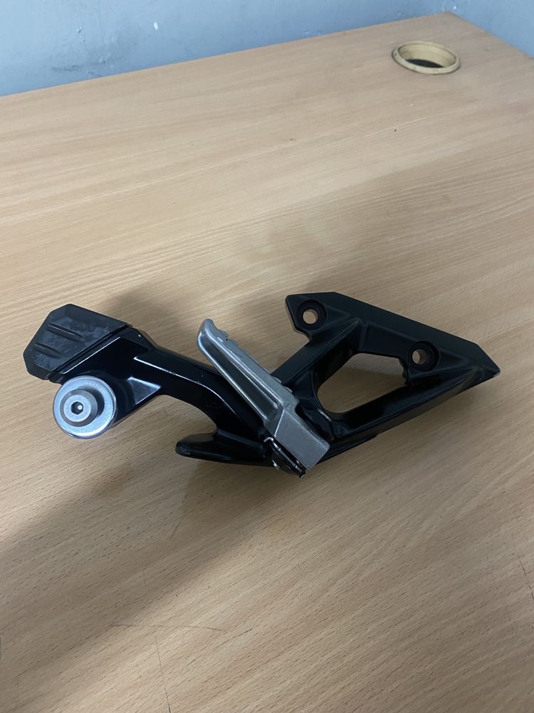 Kawasaki GTR 1400 Set tylni Prawy set wydechu podnóżek KPL