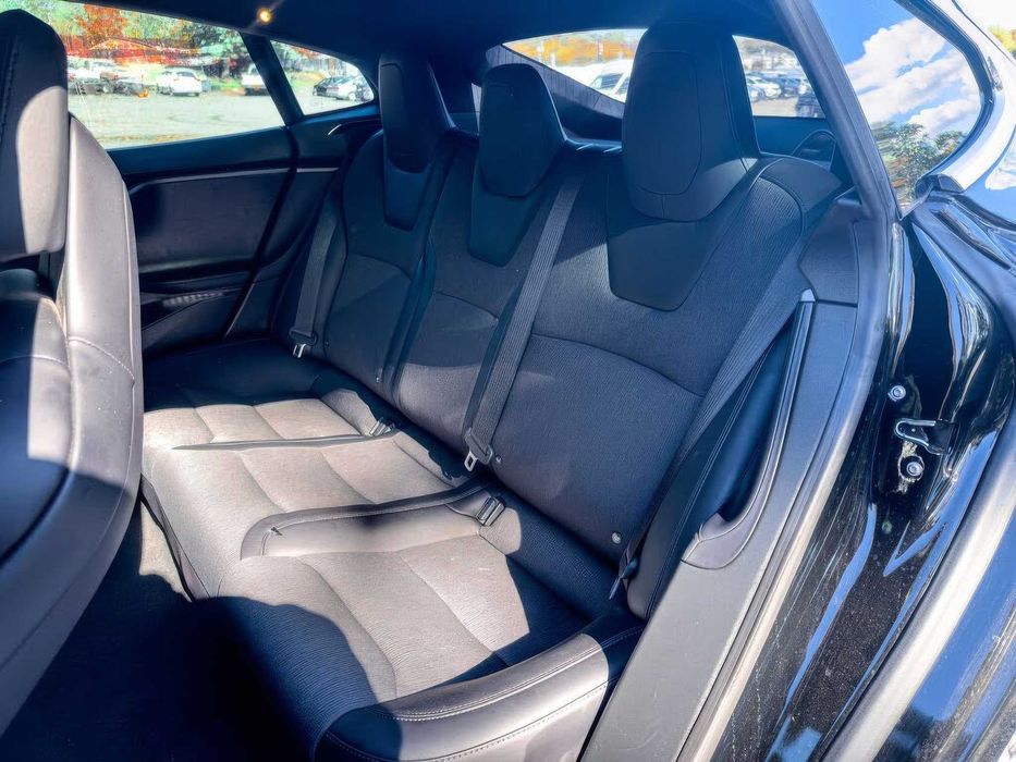 Tesla Model S 75D      2018