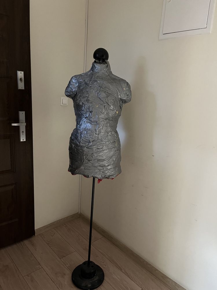 Manekin handmade srebrny obklejony stabilny