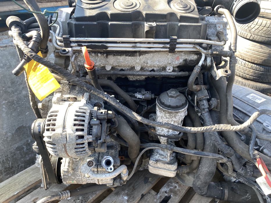 Мотор двигун двигатель 1.9 BLS jetta caddy touran passat seat