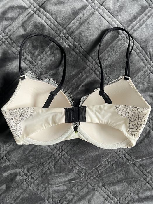 бюстгальтер victoria’s secret very sexy push up 32DD 75B