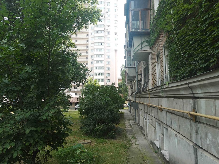 Продажа,обмен 2 комнатной квартира ул.Гарматная,18 отдельный вход