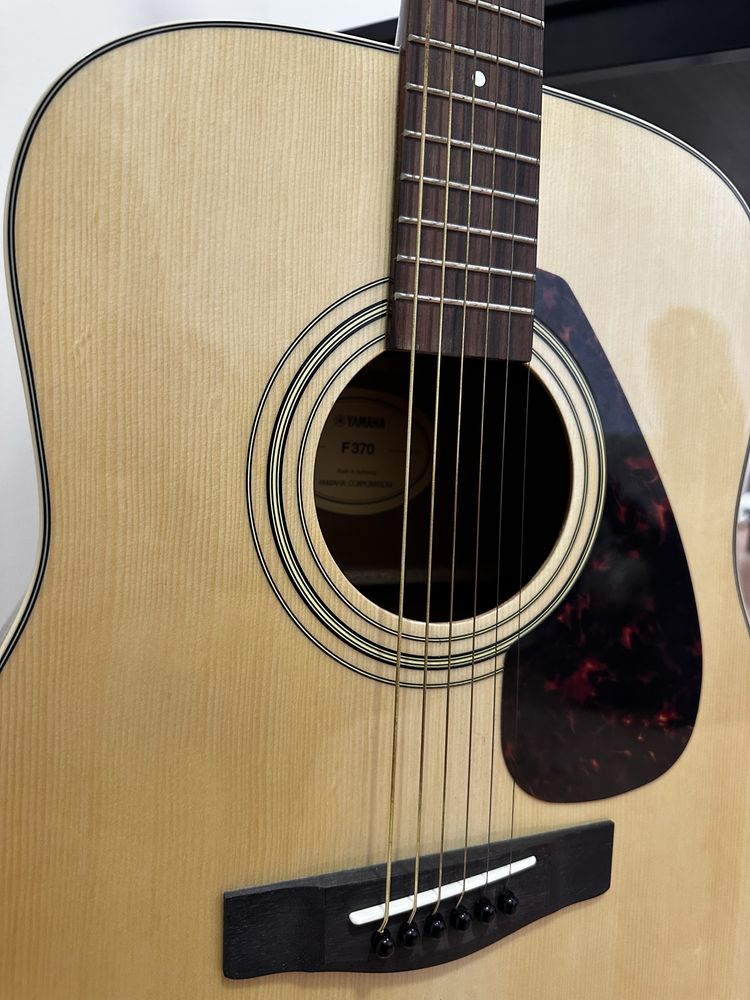Yamaha F370 como nova + saco