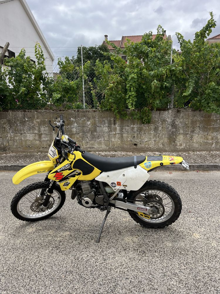 DRZ-400E.